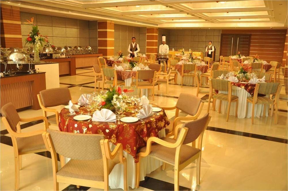 Rpj Hotel Rajkot Dış mekan fotoğraf